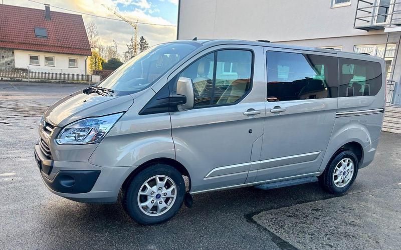 Gebraucht Ford Tourneo 155 PS (114 kW) 2014 Beige Van / Kleinbus