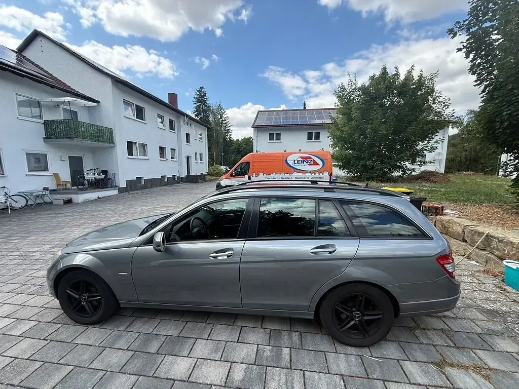 Gebraucht Mercedes 200 136 PS (100 kW) 2010 Grau Limousine