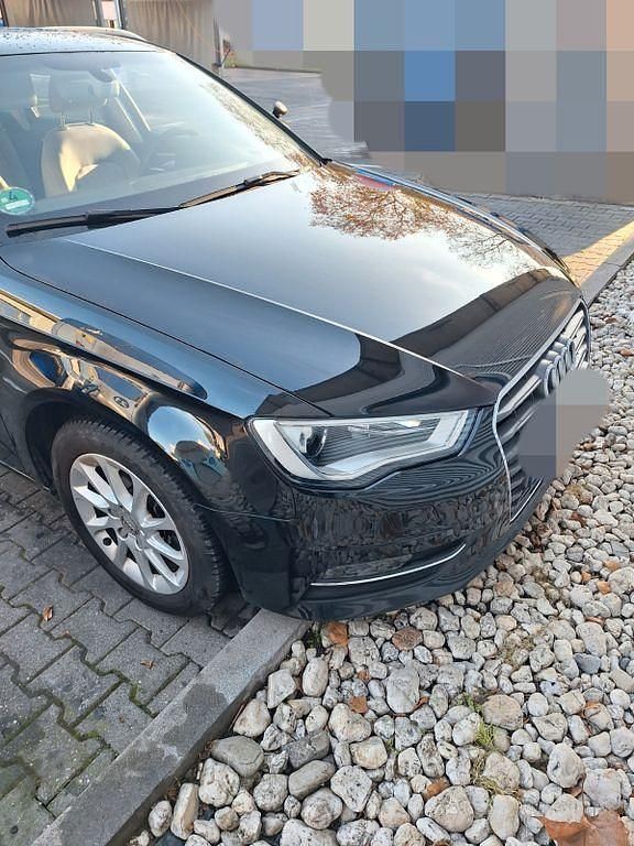 Schwarz Gebraucht 2016 Audi A3 Attraction Limousine | 13.800 € (Superpreis) - Bild 1/4