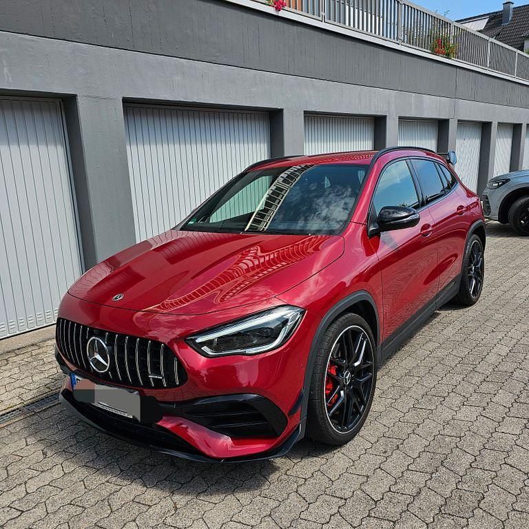 Rot Gebraucht 2020 Mercedes GLA45 AMG AMG SUV | 44.900 € (Guter Preis) - Bild 1/4