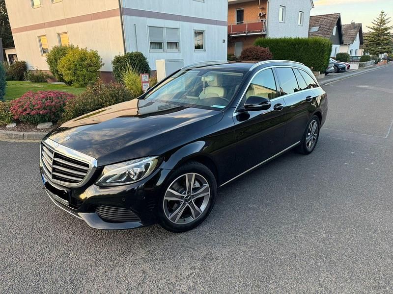 Schwarz Gebraucht 2016 Mercedes C200 Kombi | 9.300 € (Etwas zu teuer) - Bild 1/4
