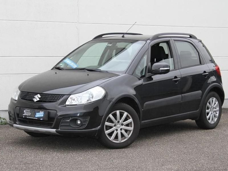 Schwarz Gebraucht 2011 Suzuki SX4 Style SUV | 5.955 € (Guter Preis) - Bild 1/4