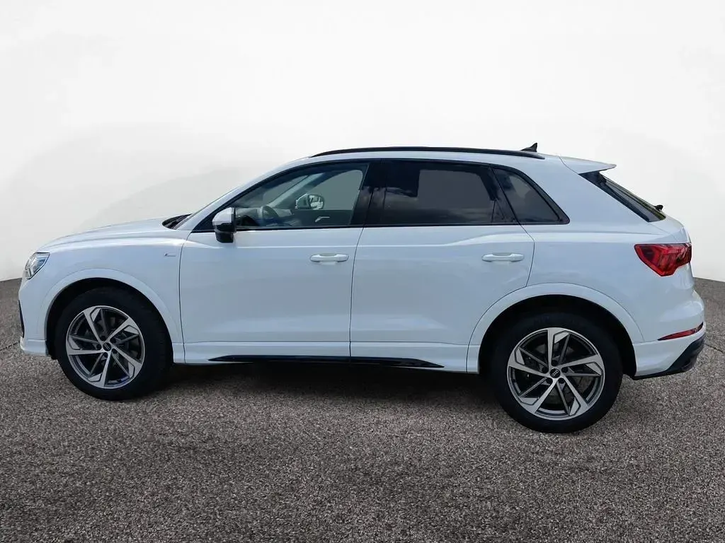 Gebraucht Audi Q3 Ambiente 190 PS (139 kW) 2025 Gletscherweiß metallic SUV
