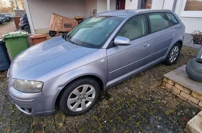Gebraucht Audi A3 Ambiente 150 PS (110 kW) 2005 Blau Kleinwagen