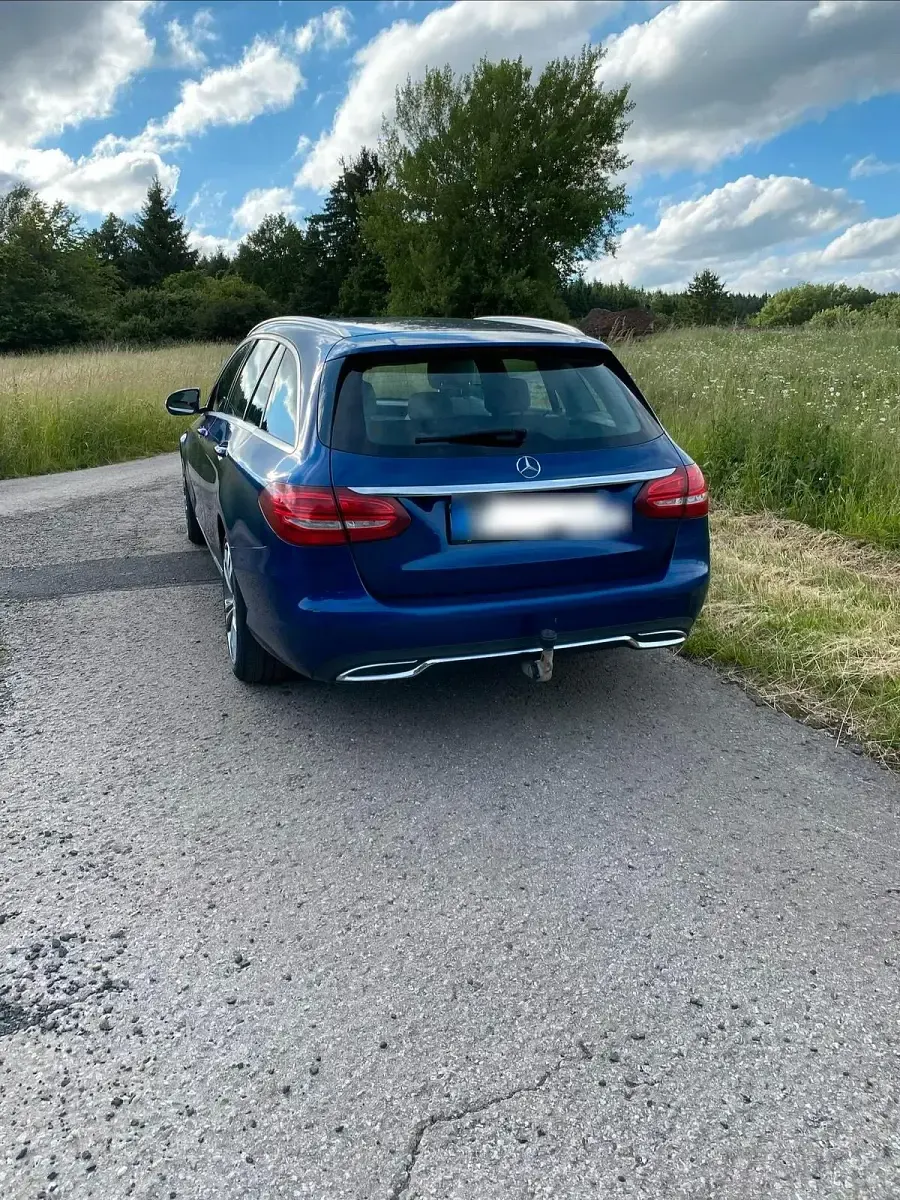 Gebraucht Mercedes 220 170 PS (125 kW) 2016 Blau Kombi
