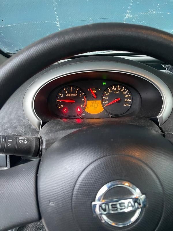 Gebraucht Nissan Micra 65 PS (47 kW) 2010 Silber Kleinwagen