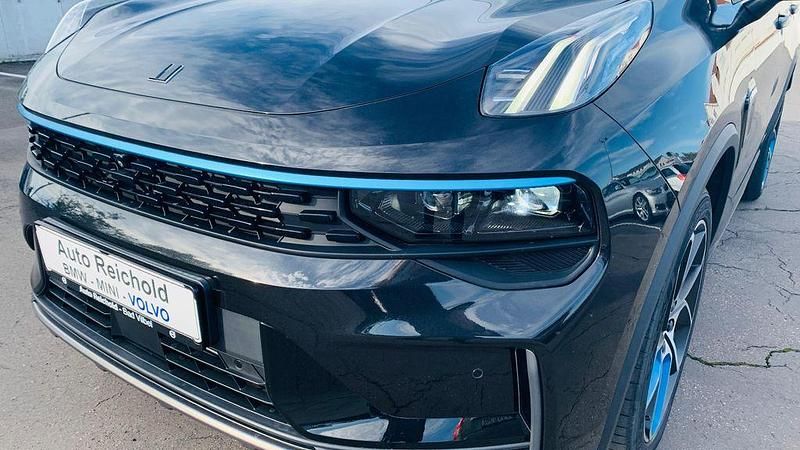 Neu Lynk & Co 01 261 PS (191 kW) 2025 Schwarz SUV