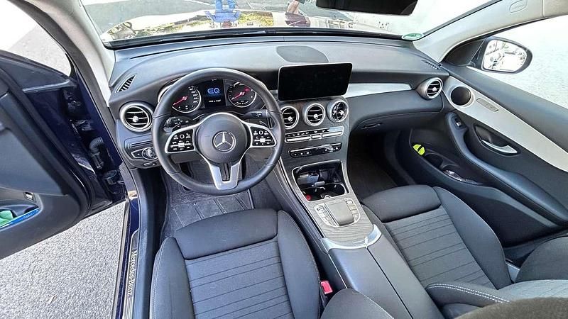 Gebraucht Mercedes GLC300e 194 PS (142 kW) 2022 Cavansitblau  metalliclack SUV