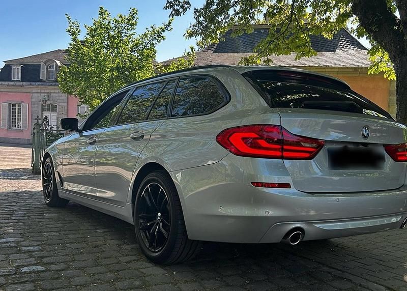 Gebraucht BMW 525 231 PS (169 kW) 2019 Silber Kombi