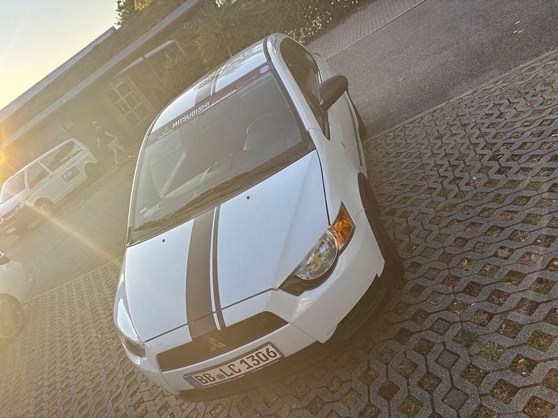 Weiß Gebraucht 2011 Mitsubishi Colt Edition Limousine | 3.490 € (Fairer Preis) - Bild 1/4