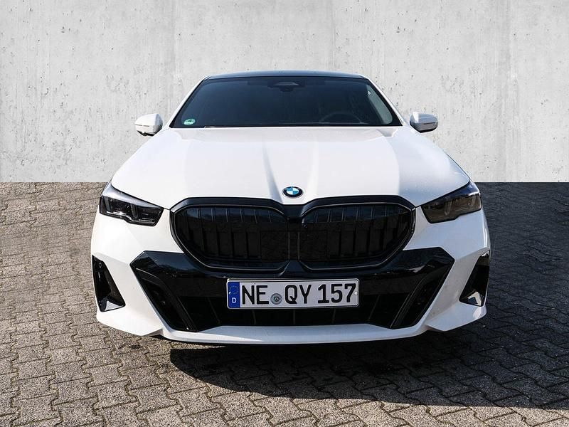 Gebraucht BMW 540 M Sport 303 PS (222 kW) 2025 Weiß Limousine