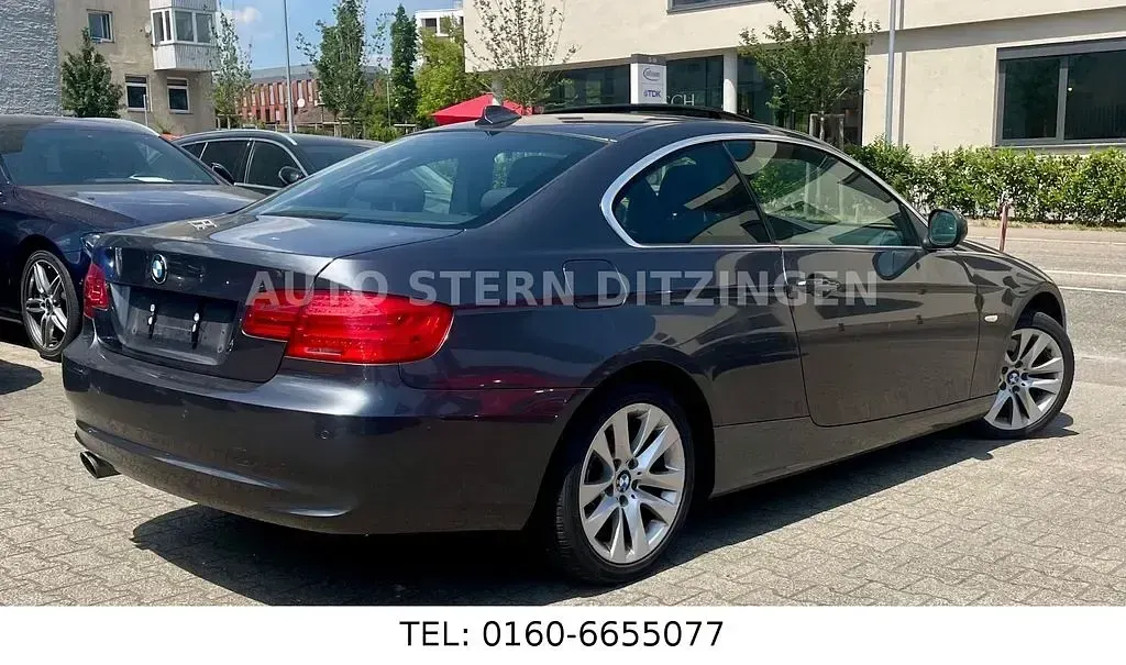 Gebraucht BMW 330 Comfort Edition 272 PS (200 kW) 2011 Grau Coupé