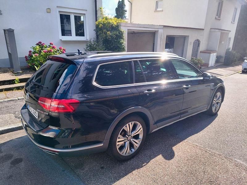 Schwarz Gebraucht 2016 VW Passat Alltrack Kombi | 14.900 € (Fairer Preis) - Bild 1/4