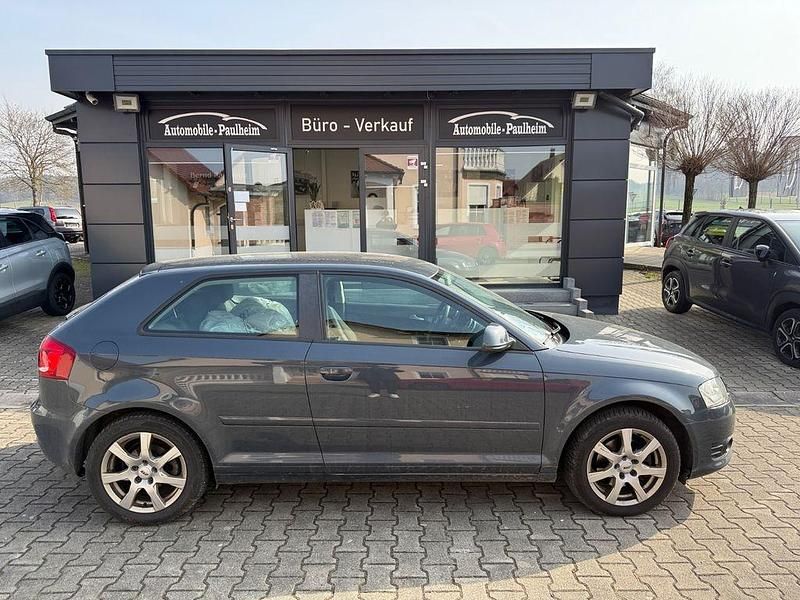 Gebraucht Audi A3 Attraction 125 PS (91 kW) 2010 Grau Kleinwagen
