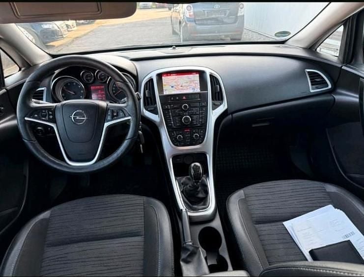 Gebraucht Opel Astra 136 PS (100 kW) 2013 Weiß Kombi