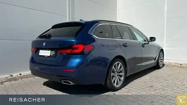 Używany BMW 520 Efficient Dynamics 190 KM (139 kW) 2022 Niebieski Kombi