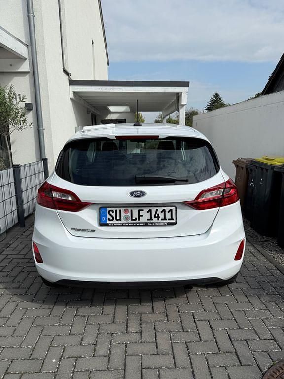 Weiß Gebraucht 2020 Ford Fiesta Cool & Connect Kleinwagen | 9.499 € (Guter Preis) - Bild 1/4