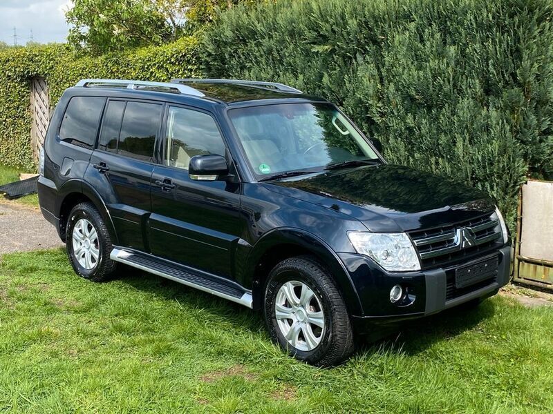 Schwarz Gebraucht 2009 Mitsubishi Pajero Instyle SUV | 20.500 € (Teuer) - Bild 1/4