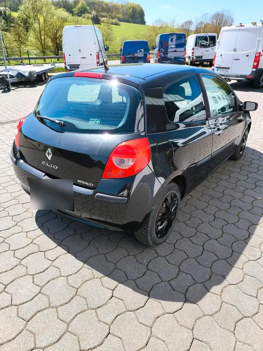 Gebraucht Renault Clio 90 PS (66 kW) 2006 Schwarz Kleinwagen