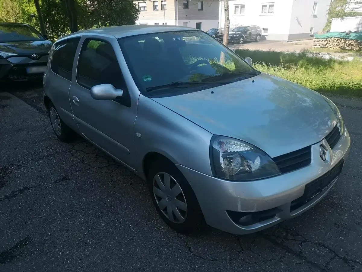 Gebraucht Renault Clio II 75 PS (55 kW) 2007 Kleinwagen