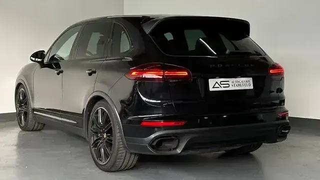 Gebraucht Porsche Cayenne 262 PS (192 kW) 2016 Tiefschwarz SUV