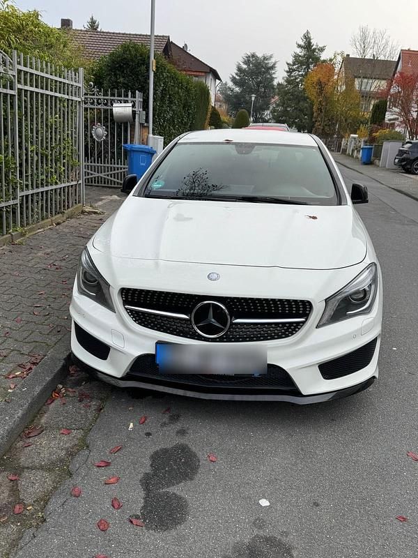 Weiß Gebraucht 2014 Mercedes CLA220 Limousine | 10.500 € (Fairer Preis) - Bild 1/4