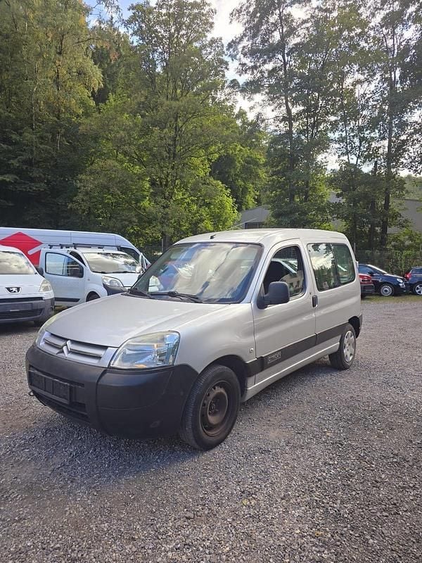 Grau Gebraucht 2006 Citroën Berlingo Van / Kleinbus | 2.499 € (Fairer Preis) - Bild 1/4