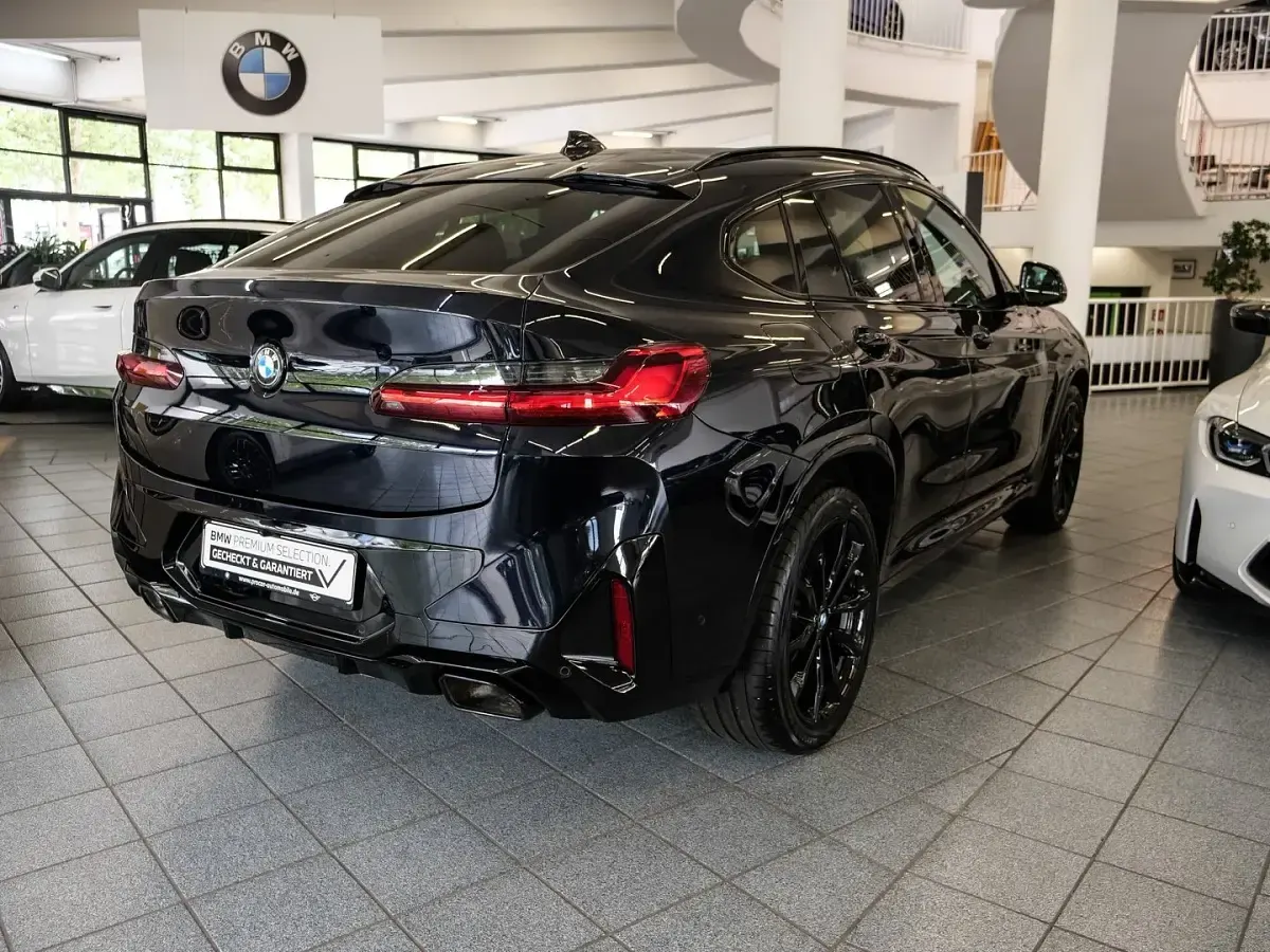 Gebraucht BMW X4 M Sport 286 PS (210 kW) 2025 Carbonschwarz SUV
