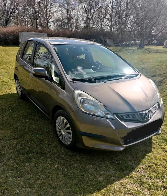 Gebraucht Honda Jazz 101 PS (74 kW) 2012 Braun Kleinwagen