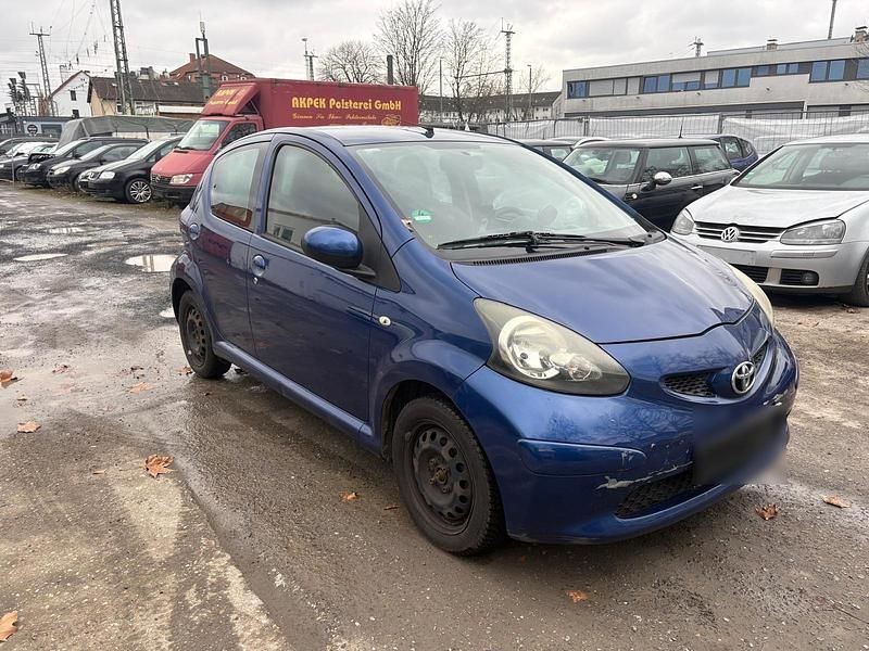 Gebraucht Toyota Aygo 68 PS (50 kW) 2009 Blau Kleinwagen