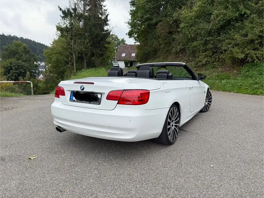 Gebraucht BMW 325 Cabriolet 218 PS (160 kW) 2011 Weiß Cabrio