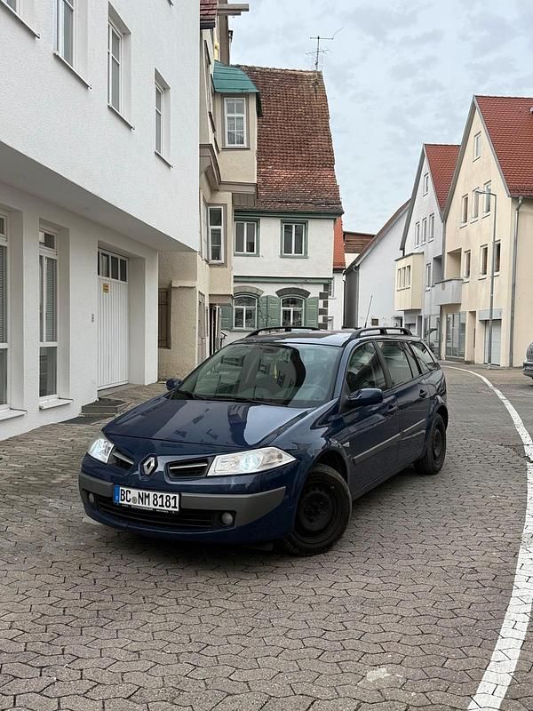Blau Gebraucht 2008 Renault Mégane GrandTour Kombi | 1.500 € (Etwas zu teuer) - Bild 1/4
