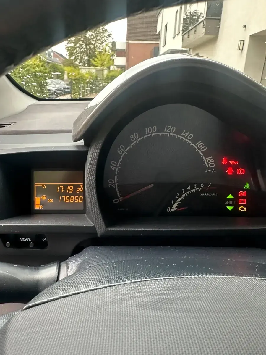 Gebraucht Toyota iQ 68 PS (50 kW) 2009 Schwarz Kleinwagen