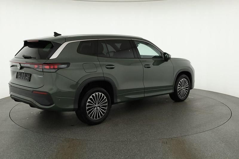 Gebraucht VW Tayron Life 2025 Cipressino grün metallic SUV