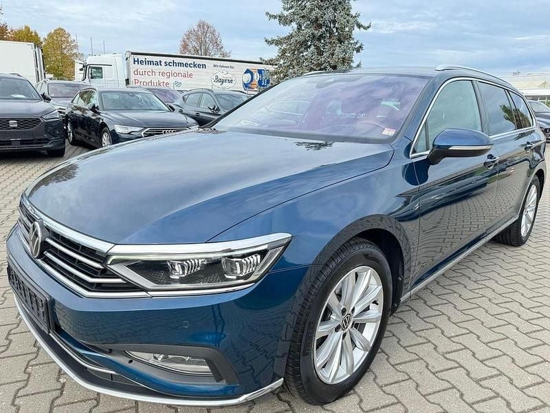 Blau Gebraucht 2022 VW Passat Elegance Limousine | 20.790 € (Fairer Preis) - Bild 1/4