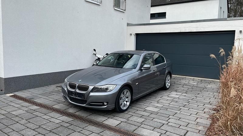 Gebraucht BMW 335 303 PS (222 kW) 2009 Grau Limousine