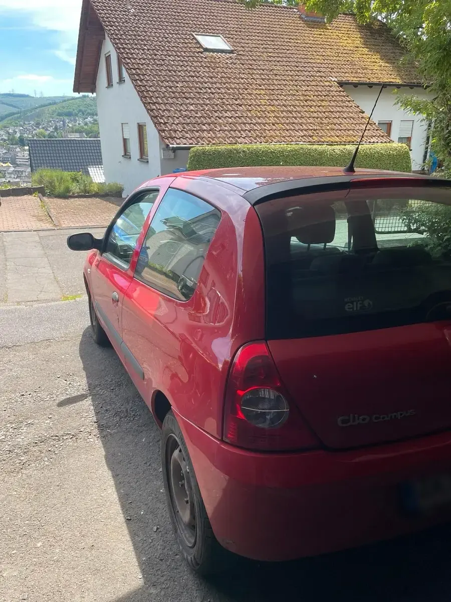 Gebraucht Renault Clio 60 PS (44 kW) 2009 Rot Kleinwagen