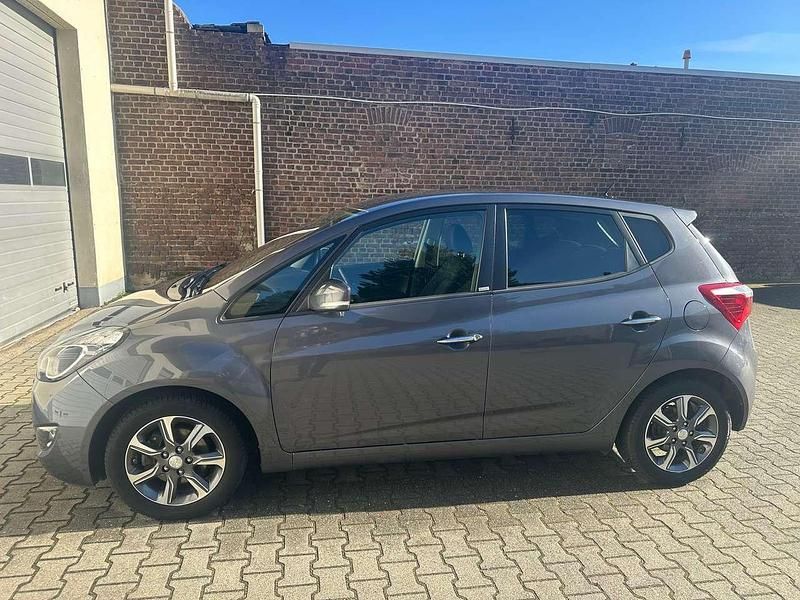 Gebraucht Hyundai ix20 Passion 116 PS (85 kW) 2016 Schwarz Kleinwagen