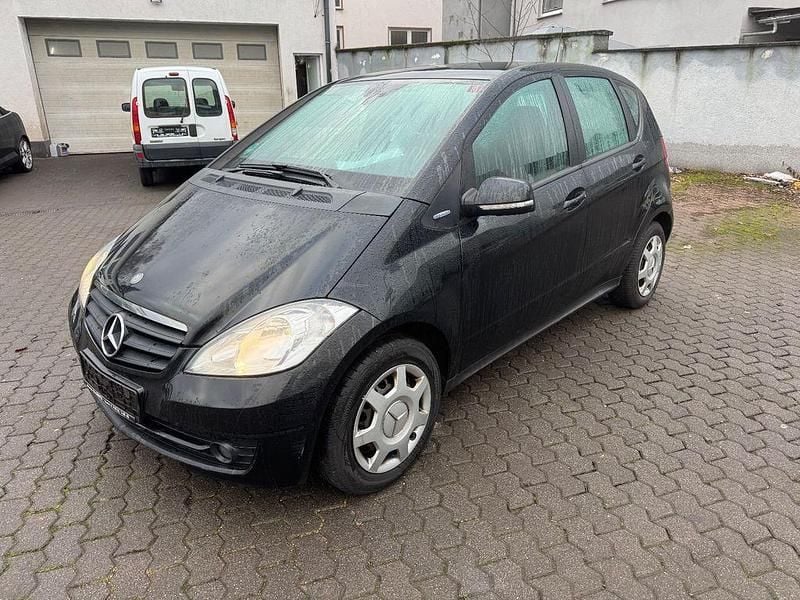 Schwarz Gebraucht 2011 Mercedes A160 Limousine | 1.950 € (Superpreis) - Bild 1/4