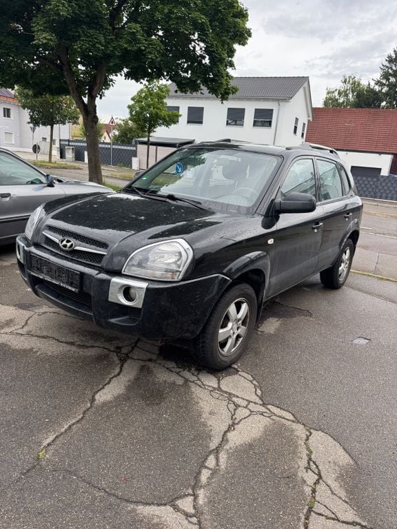 Schwarz Gebraucht 2010 Hyundai Tucson GLS SUV | 3.490 € (Superpreis) - Bild 1/4