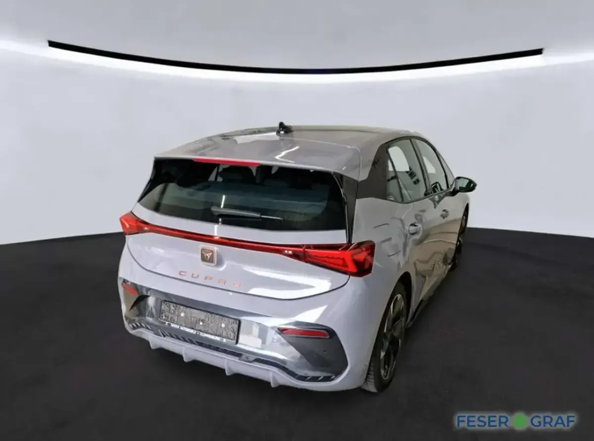 Second-hand Cupra Born 150 kW (204 CP) 2024 Gri Hatchback