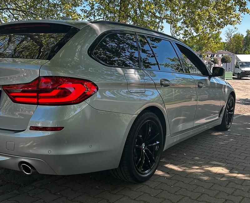 Gebraucht BMW 525 231 PS (169 kW) 2019 Silber Kombi