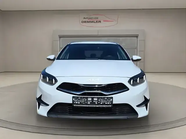 Gebraucht Kia Ceed Sportswagon 136 PS (100 kW) 2023 Weiß Kombi