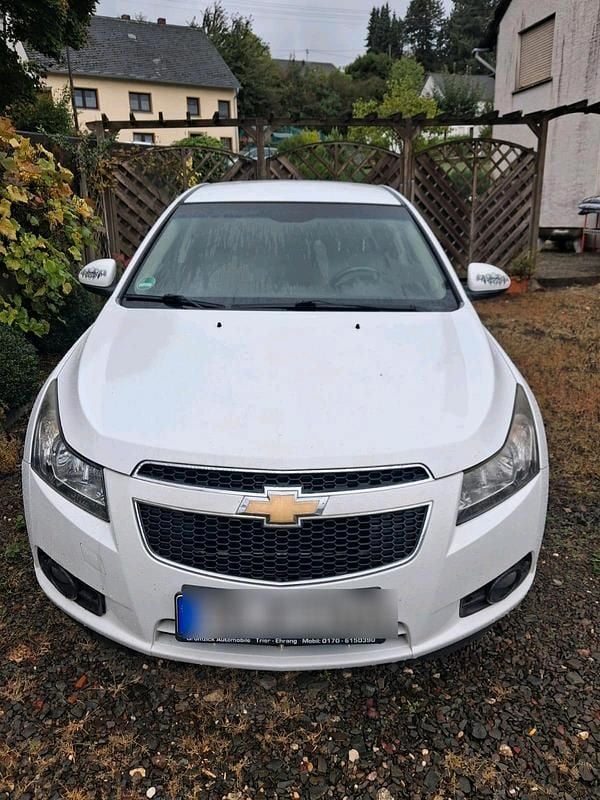 Weiß Gebraucht 2011 Chevrolet Cruze LT Limousine | 1.500 € (Superpreis) - Bild 1/4