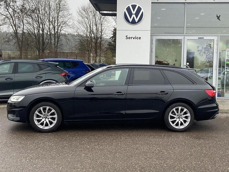 Gebraucht Audi A4 150 PS (110 kW) 2022 Mythosschwarz metallic Kombi