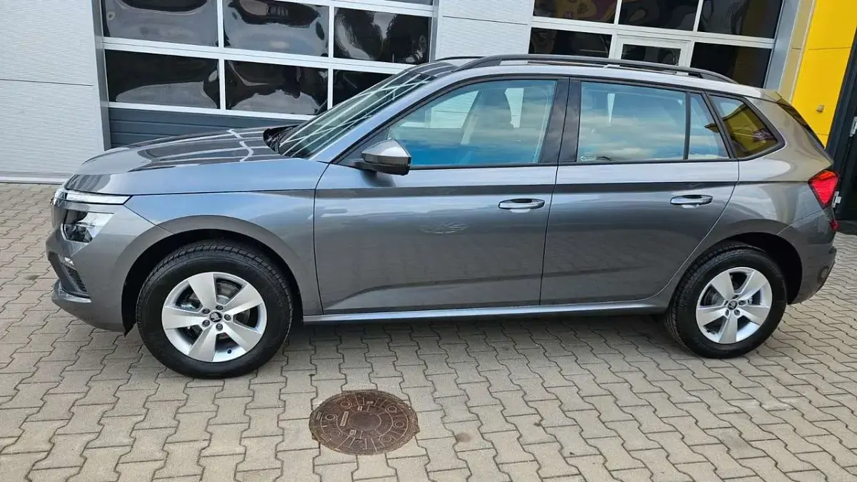 Neu Skoda Kamiq Selection 116 PS (85 kW) 2026 Graphitegrau metallic SUV
