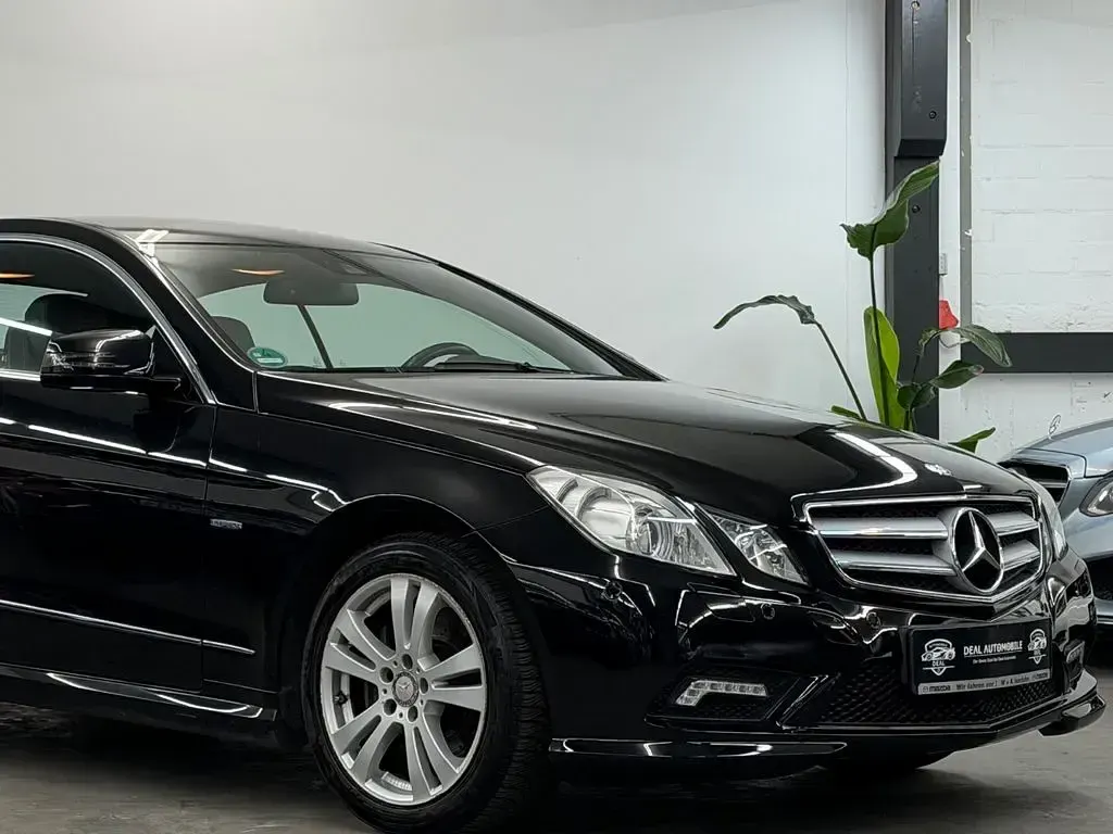 Second-hand Mercedes E200 184 CP (135 kW) 2011 Negru Coupe