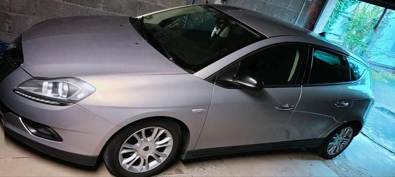 Grau Gebraucht 2009 Lancia Delta Kombi | 2.950 € (Guter Preis) - Bild 1/4