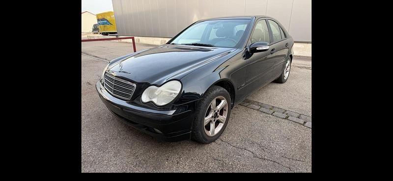 Schwarz Gebraucht 2004 Mercedes C180 Limousine | 2.290 € (Superpreis) - Bild 1/4