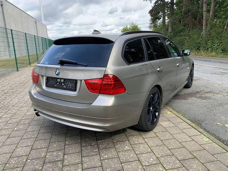 Gebraucht BMW 318 Performance 143 PS (105 kW) 2011 Braun Kombi